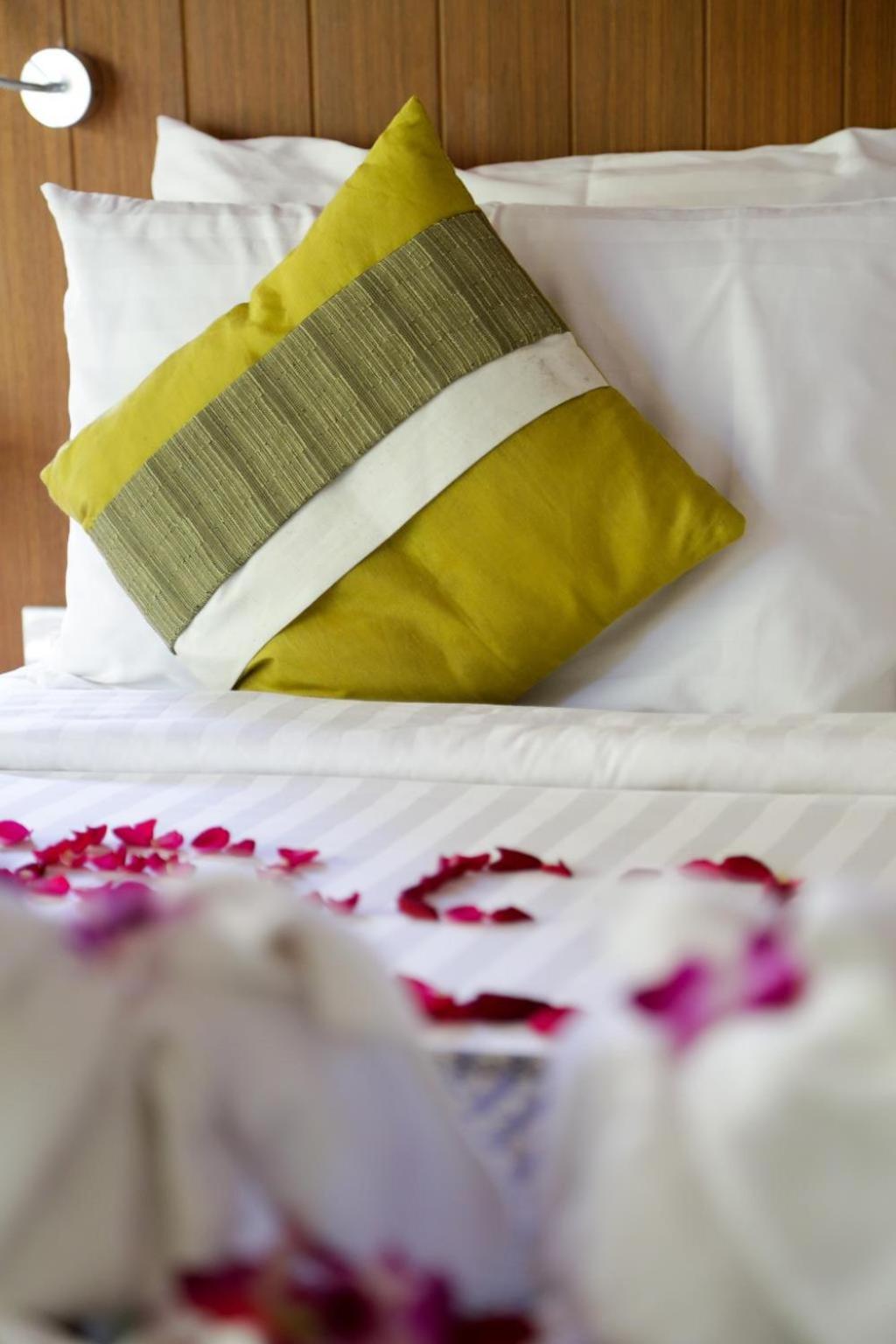 Samui Honey Cottages Beach Resort - Sha Extra Plus Choeng Mon Bagian luar foto